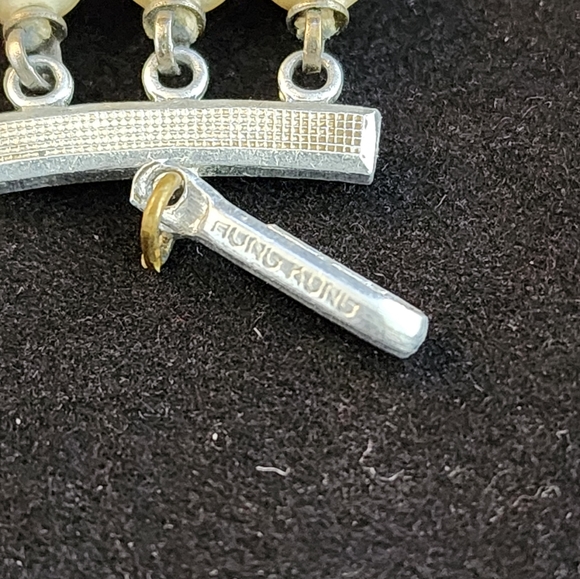 Triple Strand Graduated Faux Pearl Necklace 16" - 18" Adjustable Hong Kong VTG - Picture 6 of 9